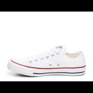 Women’s Size 8 Converse All star sneaker